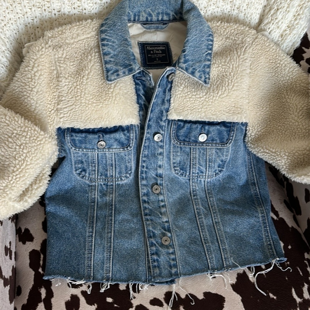 A&F Sherpa denim jacket